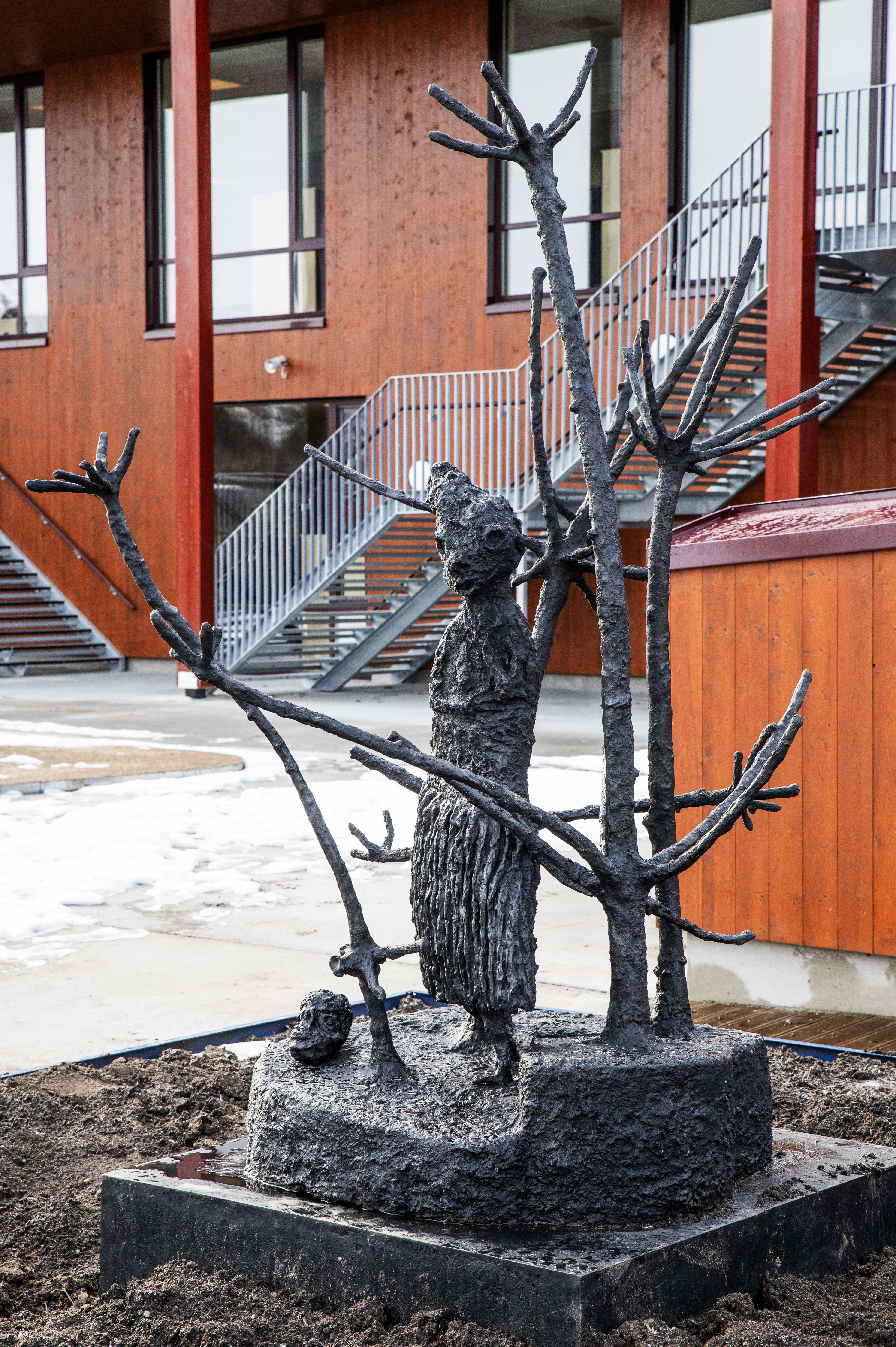 Killi Olsen Skulptur Nidarvoll Sunnland skole