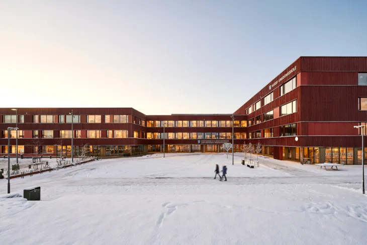 Huseby skole vant byggeskikkprisen i 2023