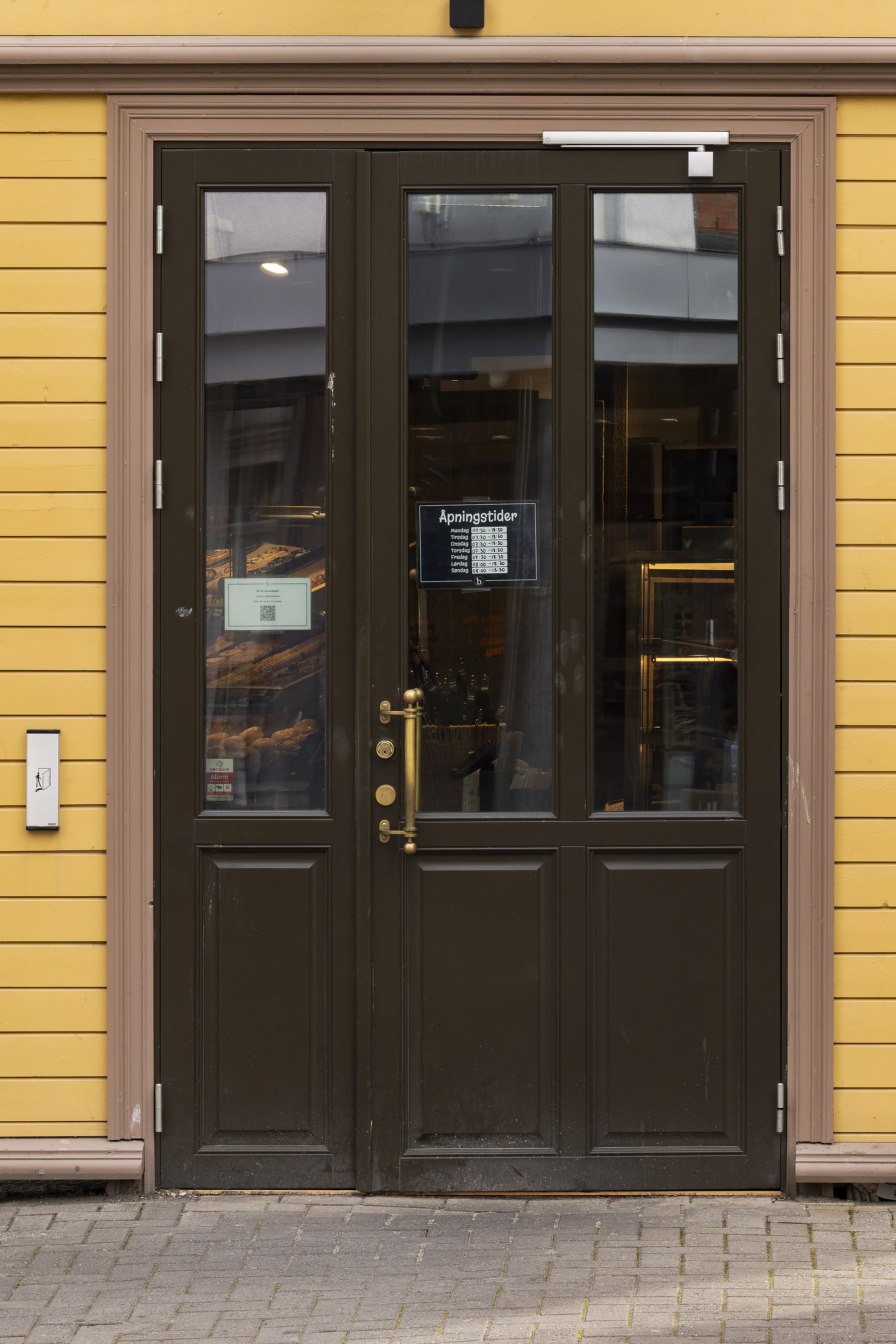 D&oslash;r med god kontrast