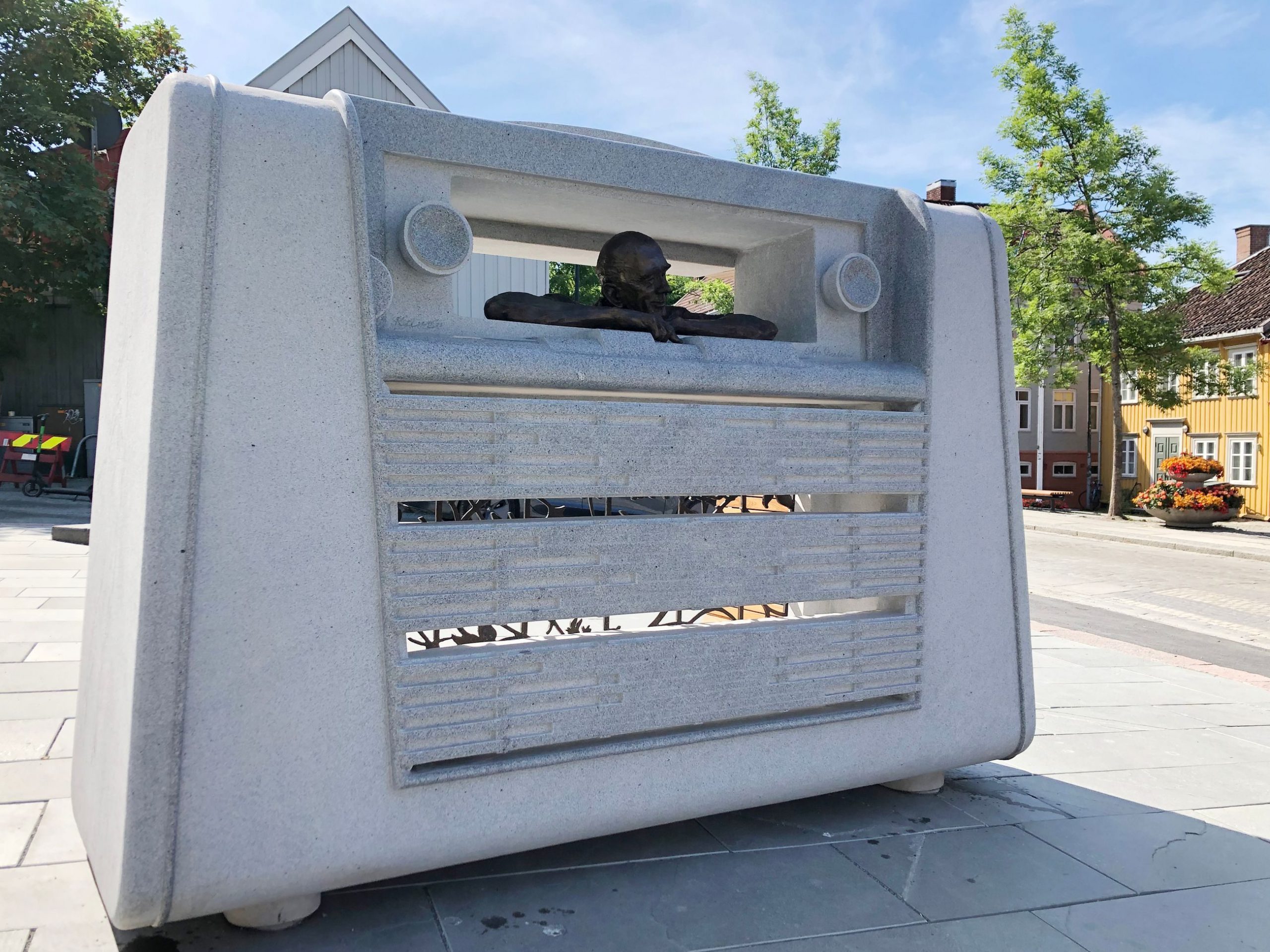 Statue på Bakklandstorget