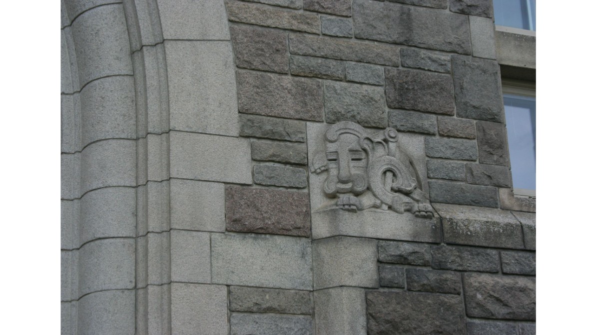 Fabeldyr i naturstein