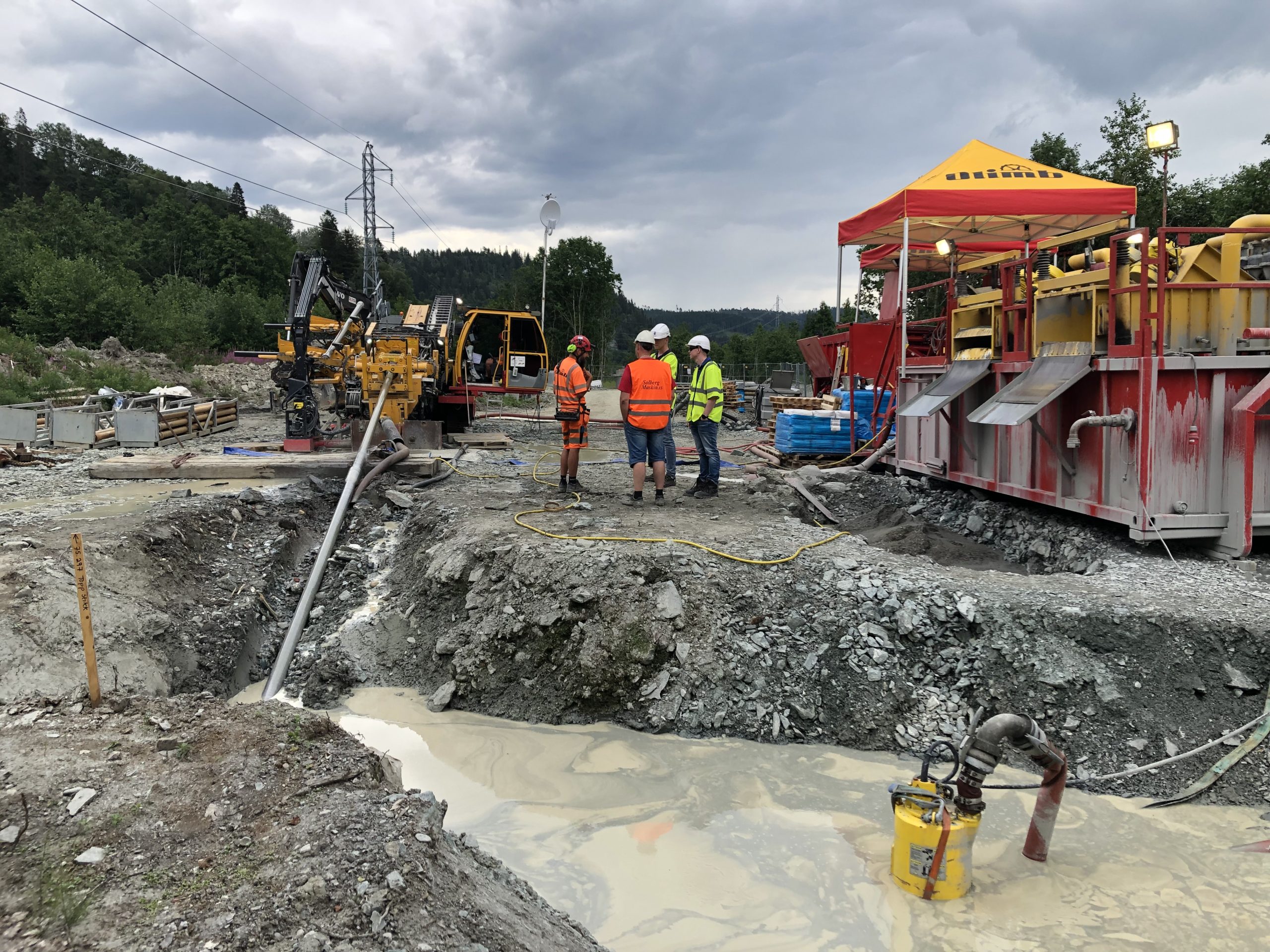 Gr&oslash;ftekant med r&oslash;rboring