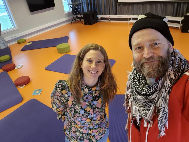 Bilde av helsesykepleier Stine og milj&oslash;terapeut Ole Christian.