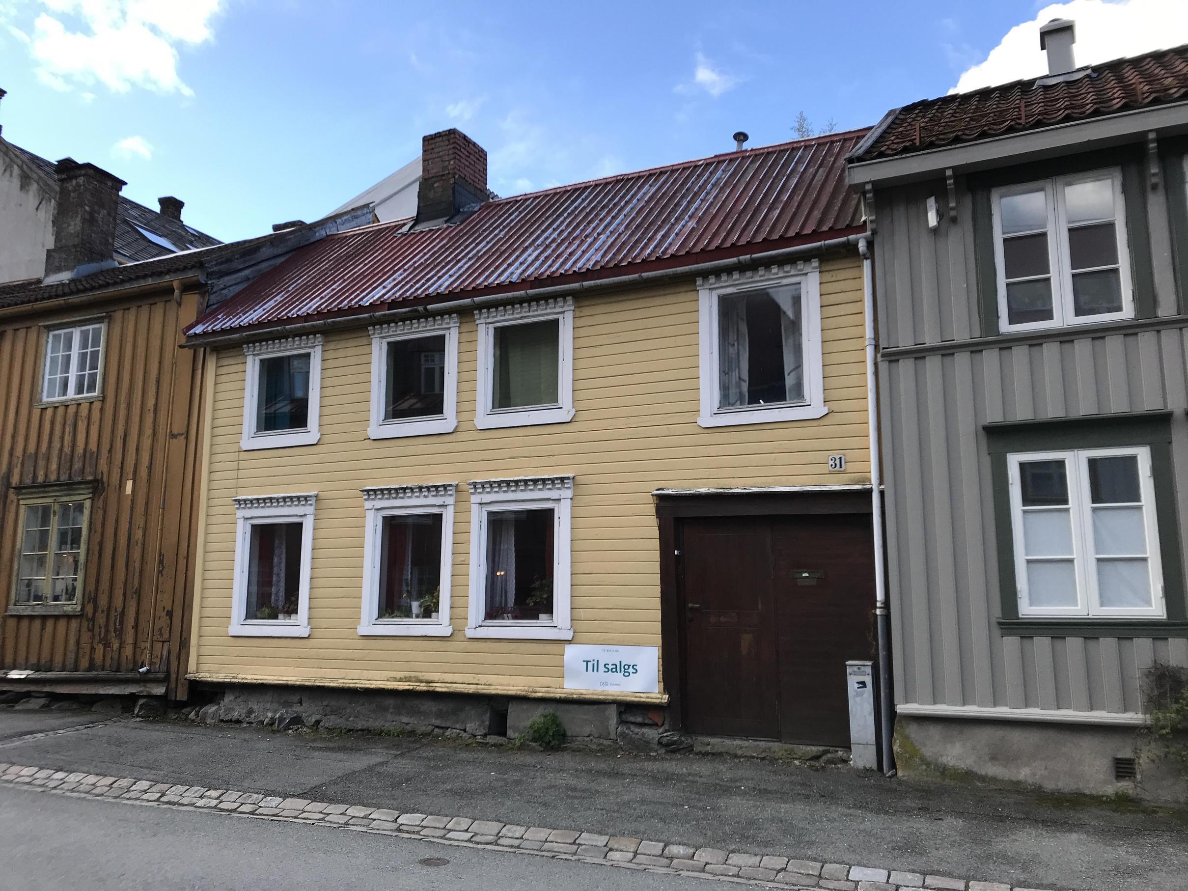 Fasaden av et trehus