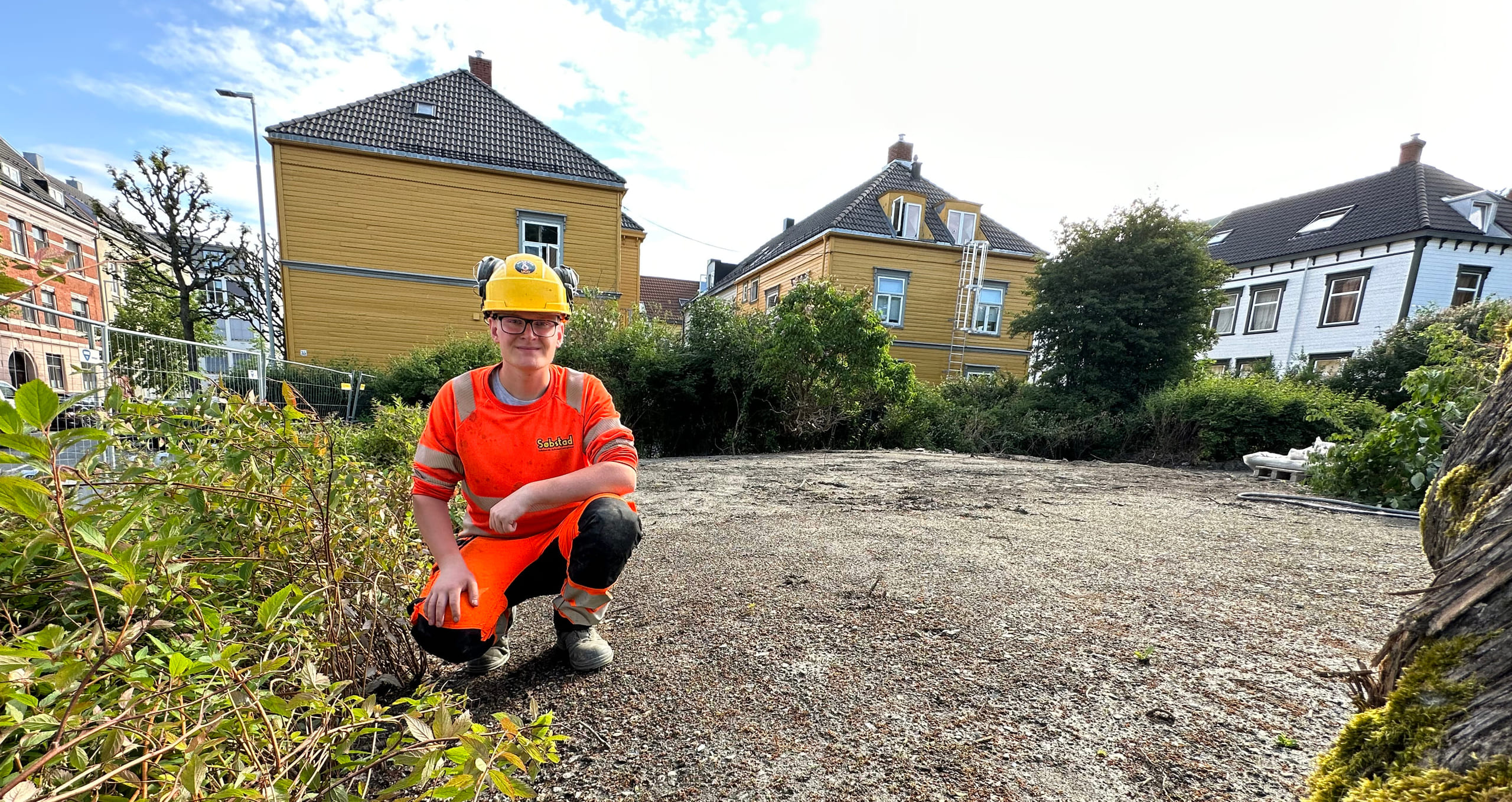 Lærling Henrik Hansen fotografert i Thornæsparken