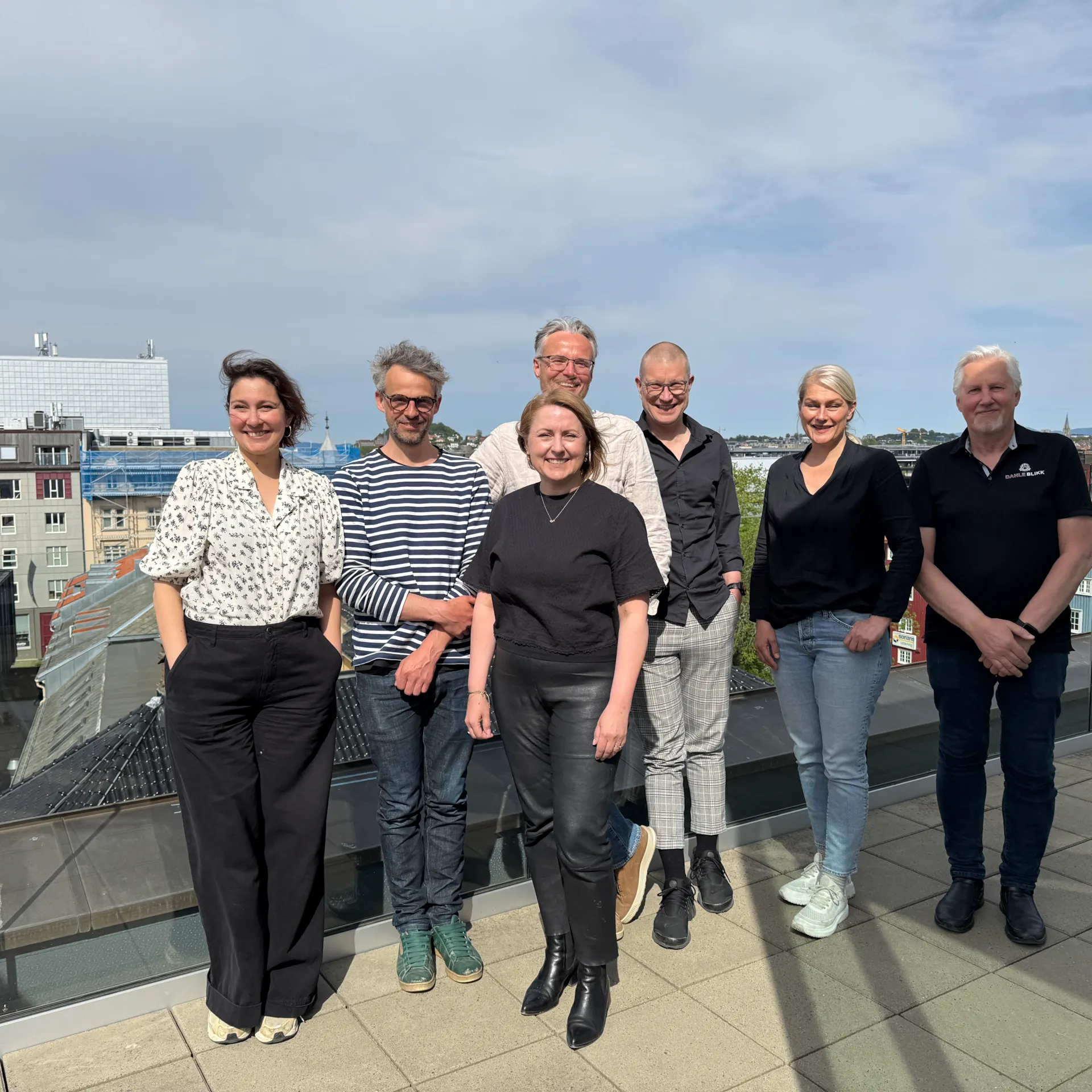 Bilde av Rådet for Byarkitektur. Fra venstre byarkitekt Nadja Sahbegovic, Olivier Herail (TAF), Line Snøfugl Storvik (Næringsforeningen), Trond Heggem (NLF), Steffen Wellinger (NTNU), Mette Bye (Byantikvaren) og Torgeir Rønning (Håndverksforeningen)