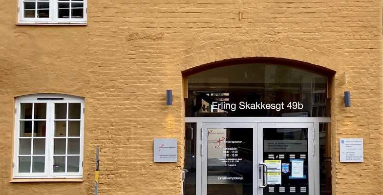 Ingangspartiet til helsestasjon for ungdom (HFU) i sentrum