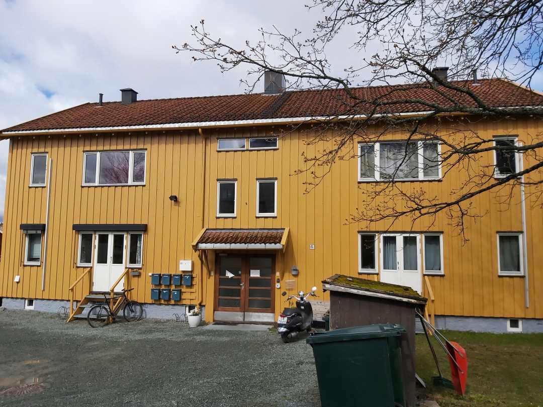 EKV bofellesskap gult hus