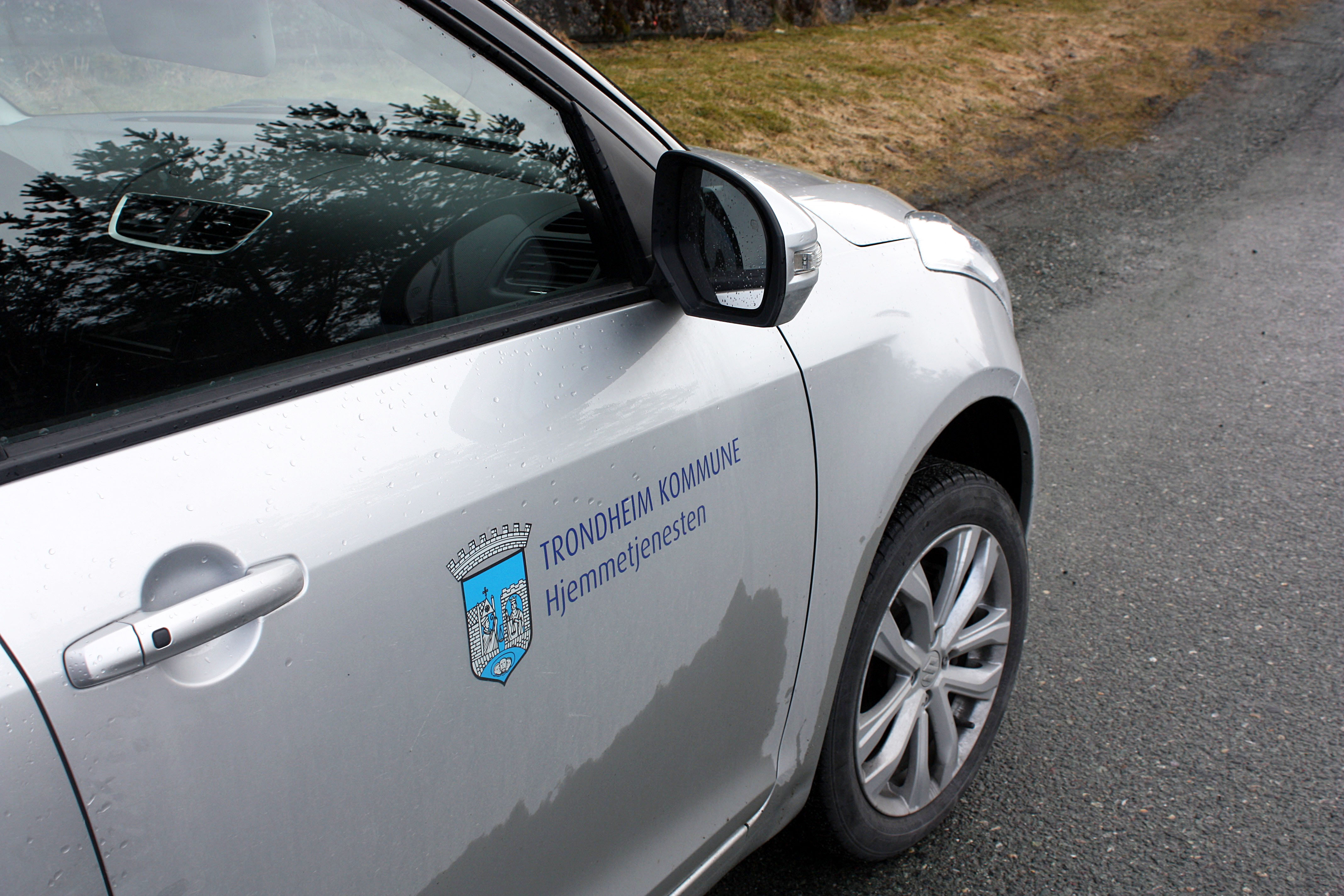 Illustrasjonsfoto av tjenestebil