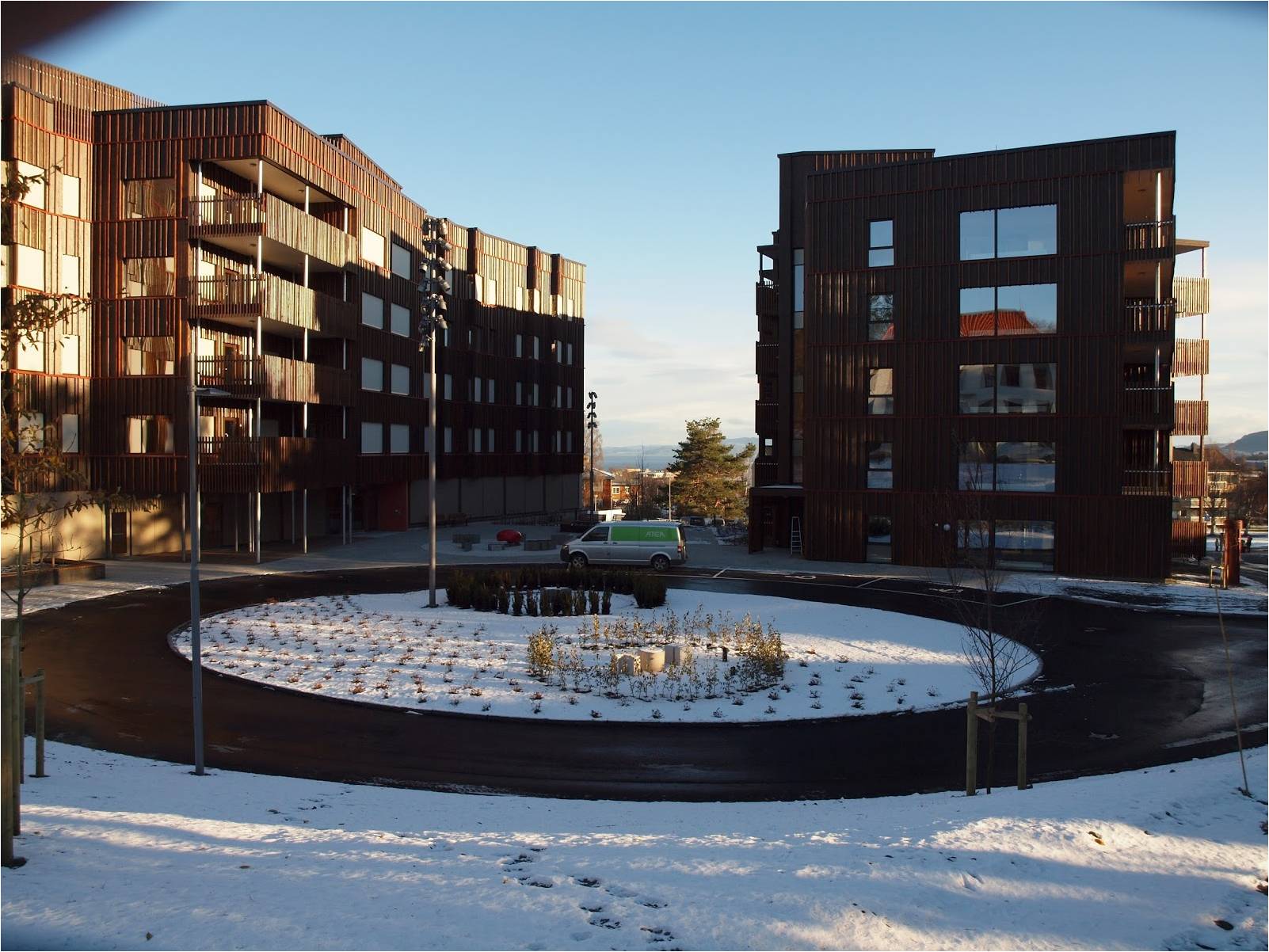 Rundkjøring og bygninger fra Persaunet helse- og velferdssenter