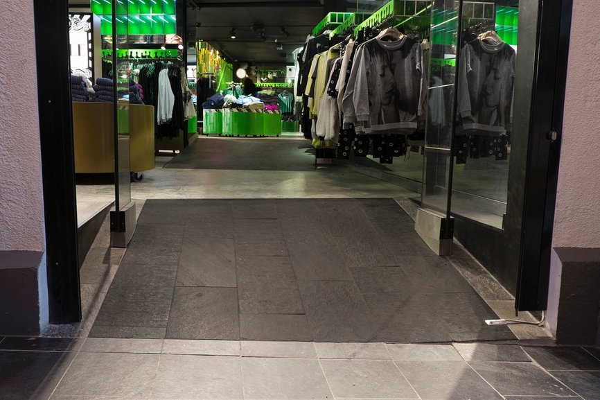 Trinnløs og tydelig adkomst