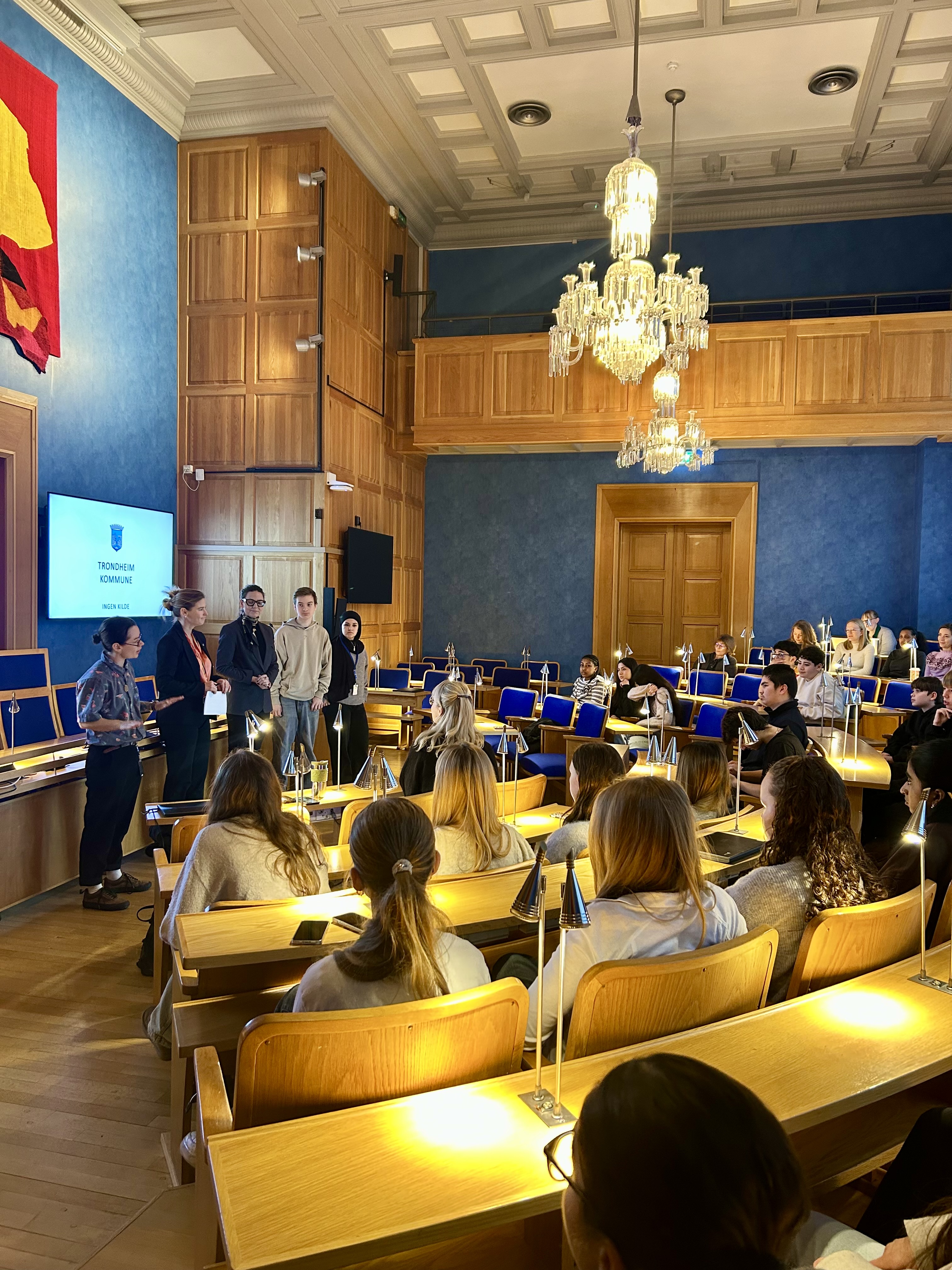 Møte i bystyresalen
