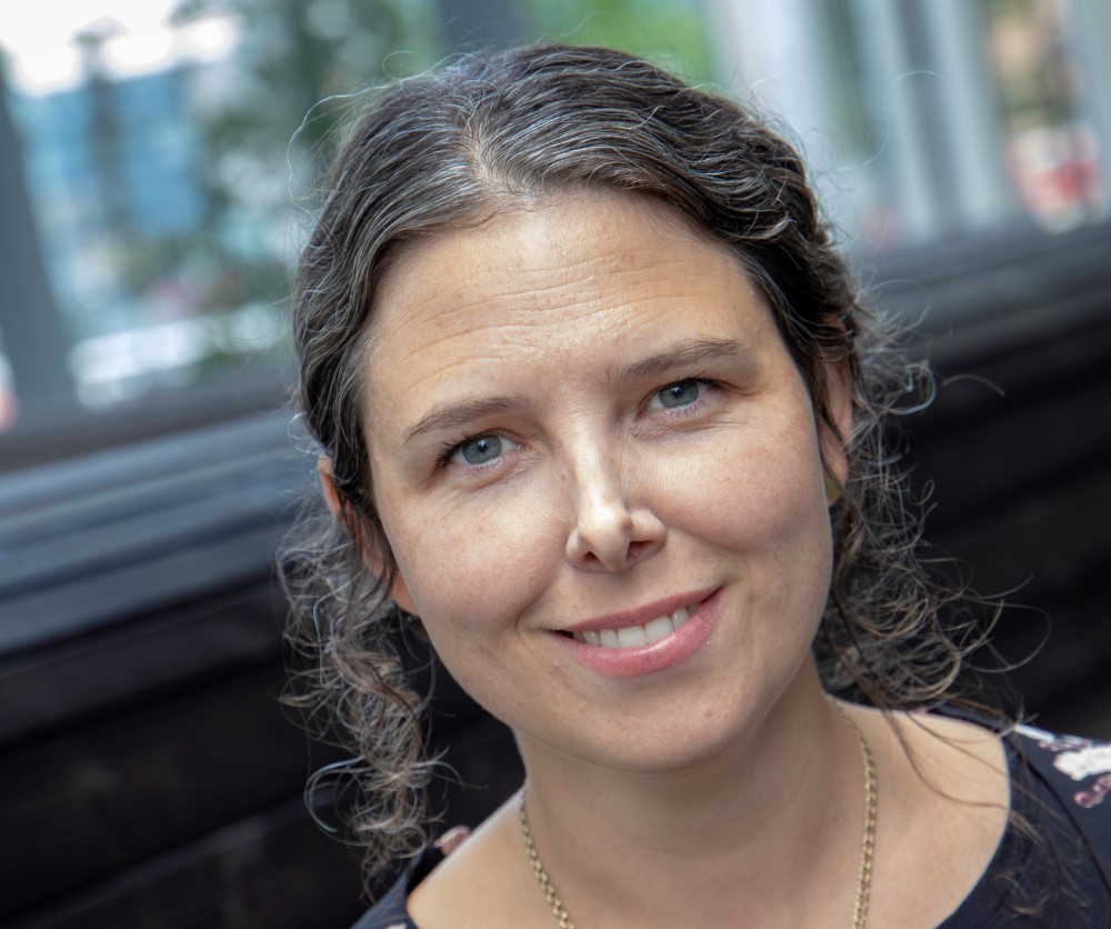 Portrettbilde av ny internasjonal leder, Lisa Marie Dickson.