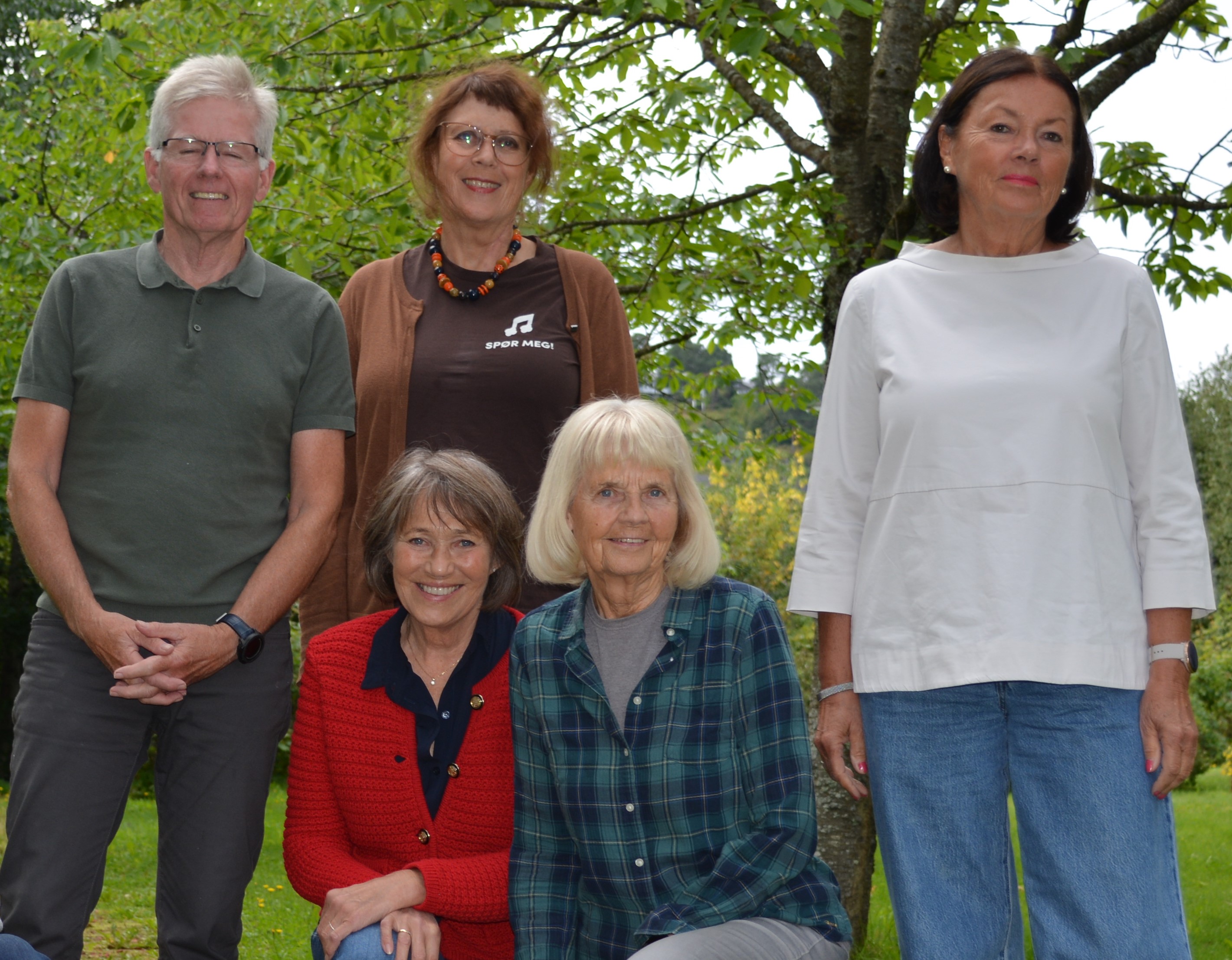 Fem frivillige instrukt&oslash;rer