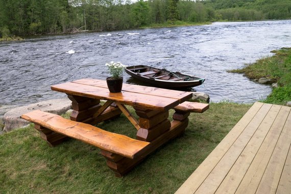 Fiskeplass med rastebenk ved Nidelva.