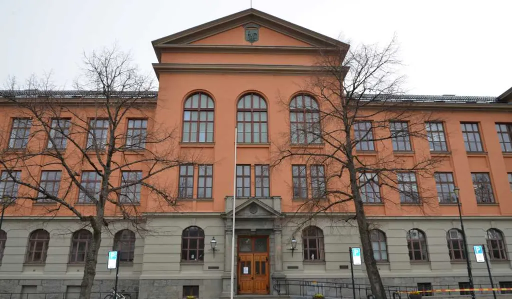 Rådhuset i Trondheim, et murbygg i tre etasjer